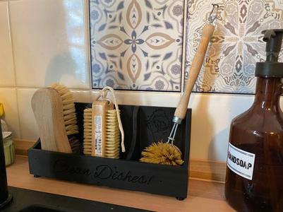 Brush organizer for your Kitchen