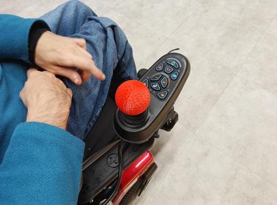 Pomo de bola para silla de ruedas / Ball knob for wheelchair