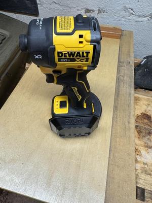 Dewalt Adapter for Ryobi Rail tools
