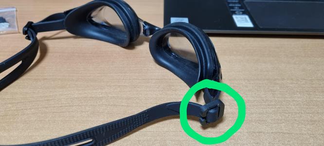 swim goggles clip