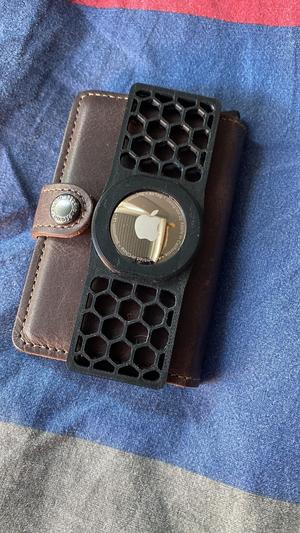 Secrid Wallet AirTag