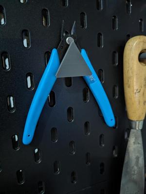 IKEA Skadis - cut holder - filament cutting pliers