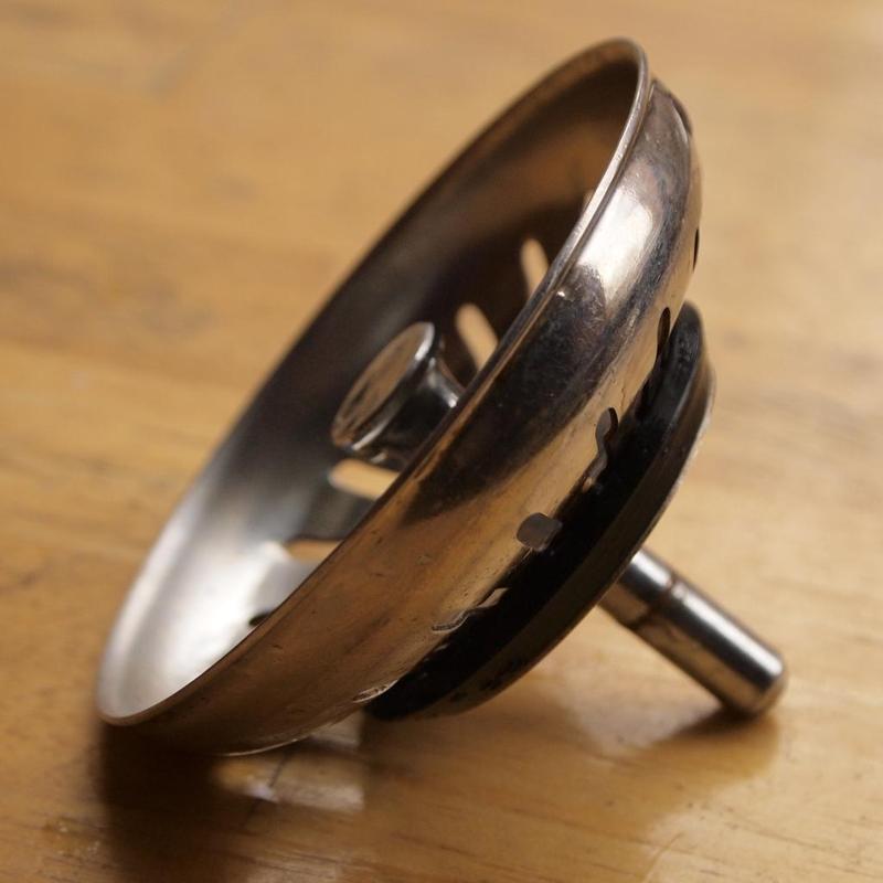 Gasket for sink strainer basket