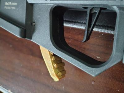 Specna Arms Flex 01 (SA-FX01) mag release