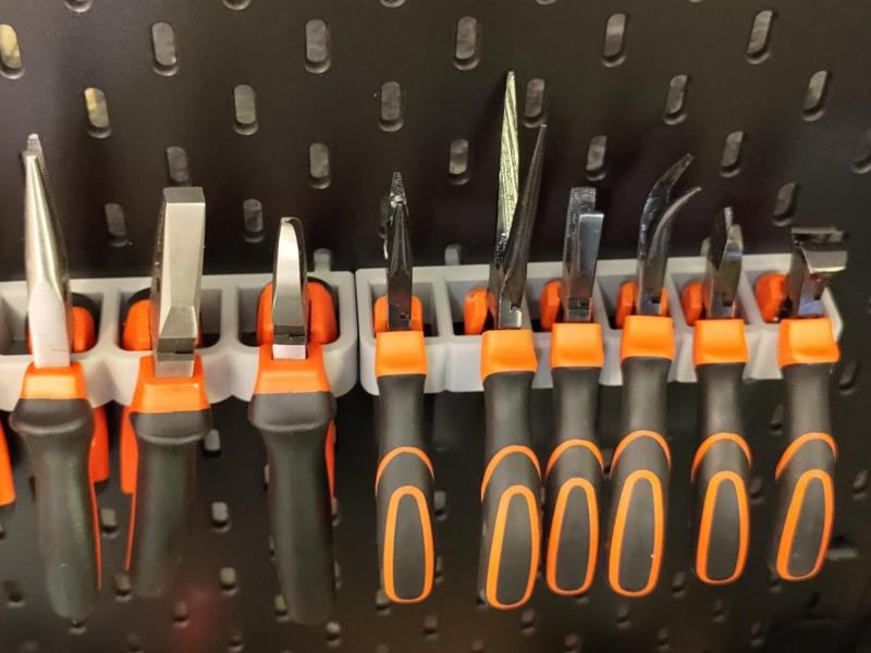 Small pliers holder for Skadis
