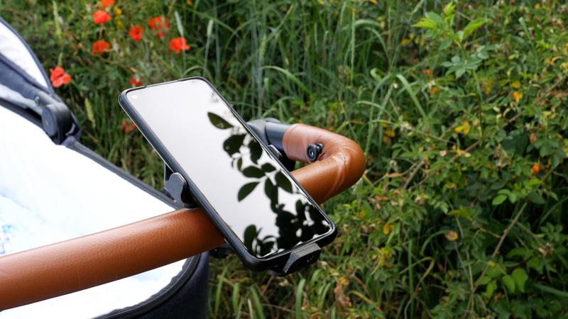 Magnetic phone holder
