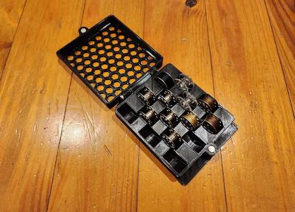 MAGNETIC BOBBIN CASE (CLASS 15 BOBBINS)