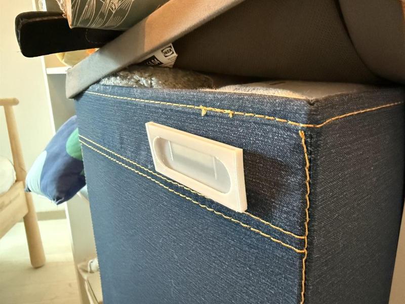 Label holder for textile box