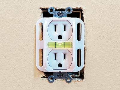 Improved Electrical Outlet Alignment Tool / Jig & Flat Surface Level