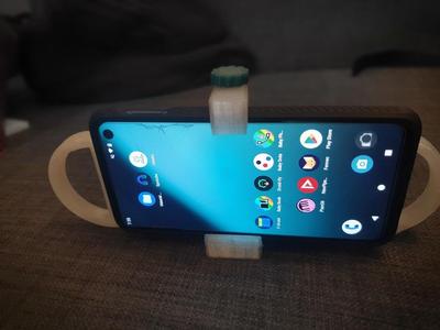 Toddler universal smartphone holder