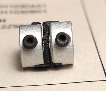 Flexible coupler for Tektronix potentiometer (376-0051-00)