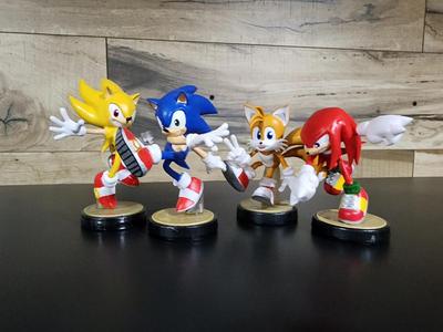 sonic with stand