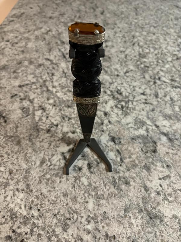 Sgian-dubh (skene-dhu) Knife mount/stand