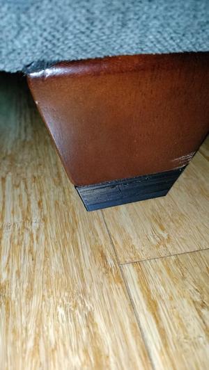 Riser foot for sofa