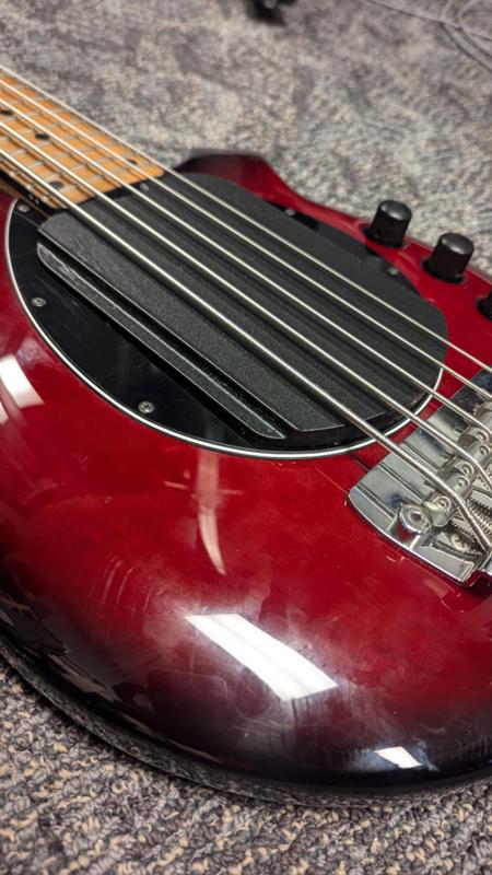 Music Man Bongo 5 string finger ramp