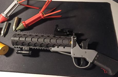 Co2 rocket/grenade launcher