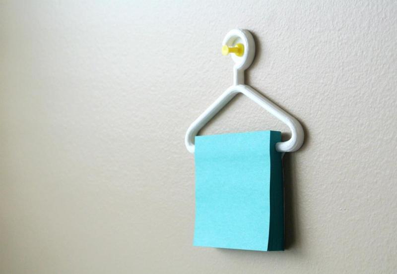 Sticky note hanger