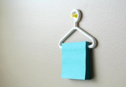 Sticky note hanger