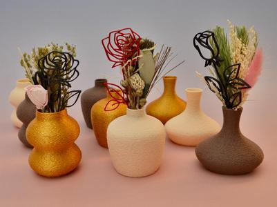 Set of 3 mini vases