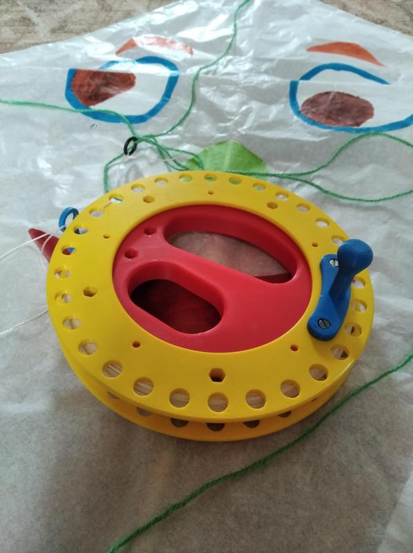 Naviják draka (Kite reel / winder)