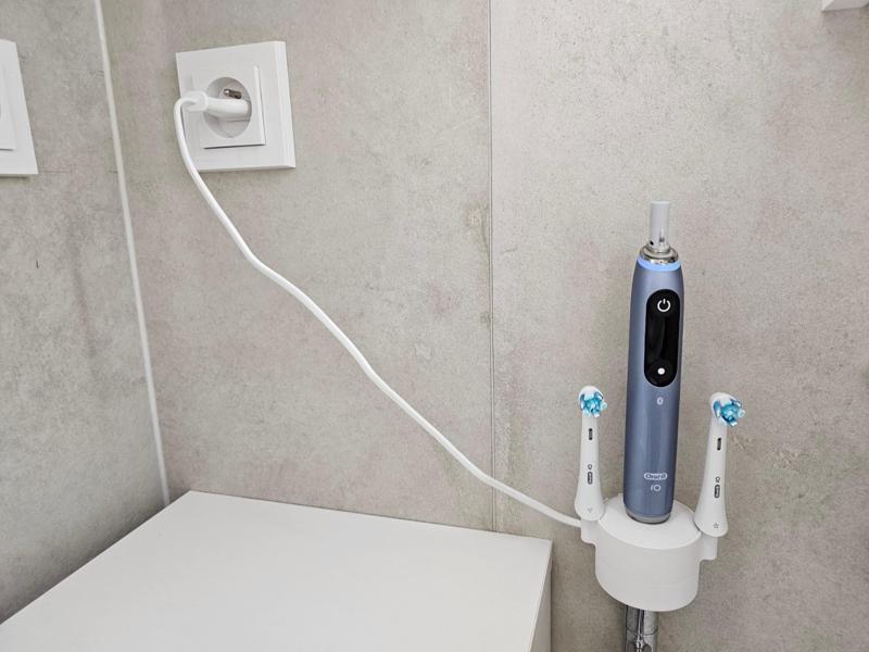 Oral-B IO Electric Toothbrush Stand Wall Mountable
