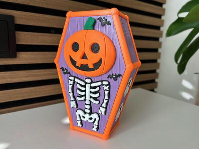 Halloween Candy Coffin Box for Kids // Halloween Süßigkeiten-Sarg-Box für Kinder