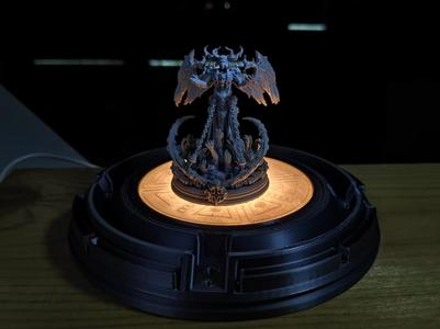 Universal Display Stand for displaying various 3D printed figurines and Gundam models