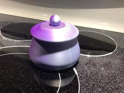 Simple jar with lid 