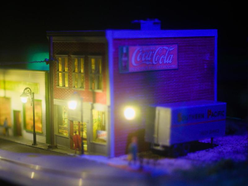 HO Scale Layout Model | Brick Storefront Building