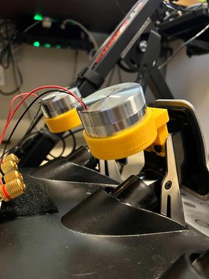 Logitech G920/G29 Pedal Mount for small bass shakers
