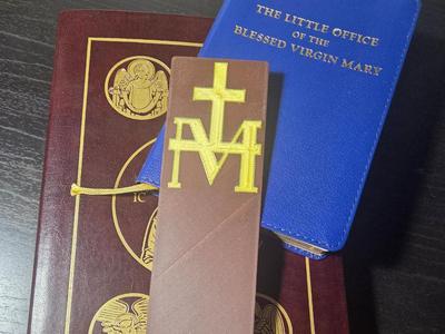 Marian bookmark