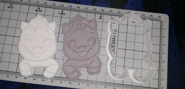 cookie cutter unicorn smiling
