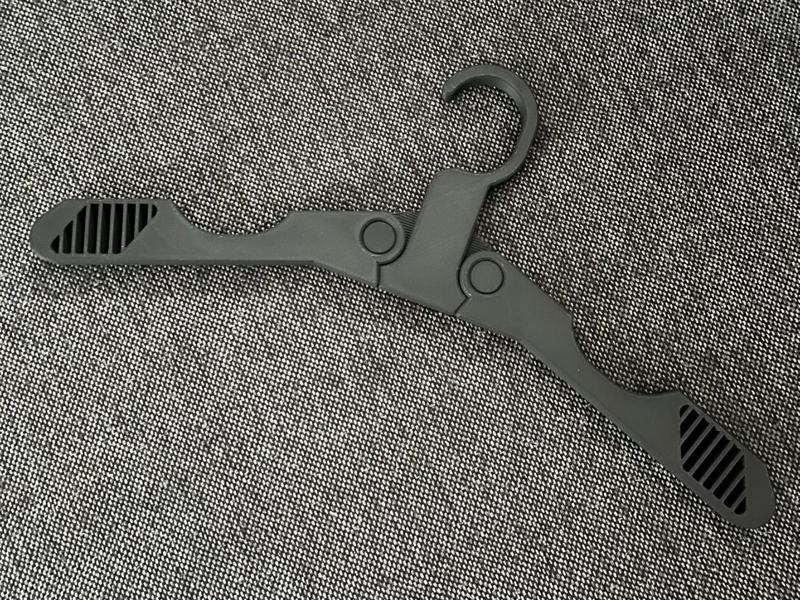 Clothes hanger