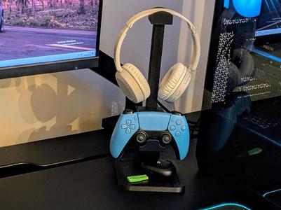 PS5 controller and headphone holder