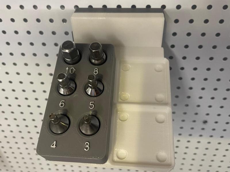 socket holder for 1/4" hex bits, 1x2 gridfinity bin