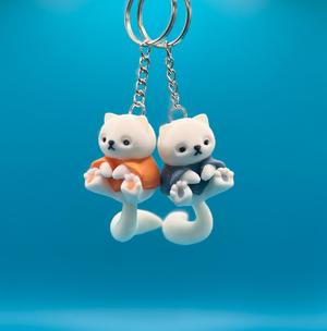 Little cat with sweater keychain