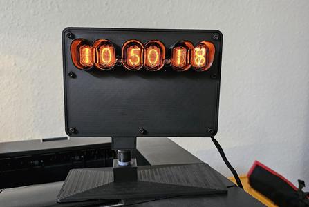 Nixie clock in (dwarf) railway signal style