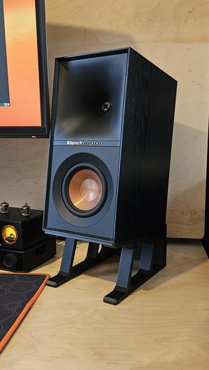 Desk Stand for Klipsch R-40M