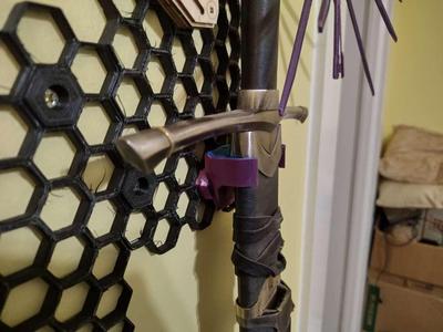 Strider's sword HSW display