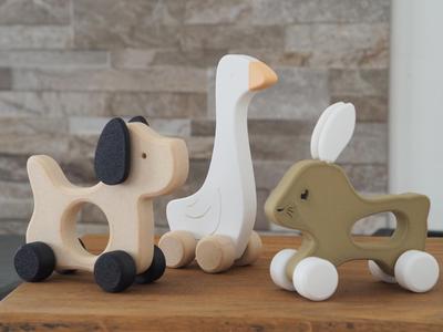 Set of animals on wheels