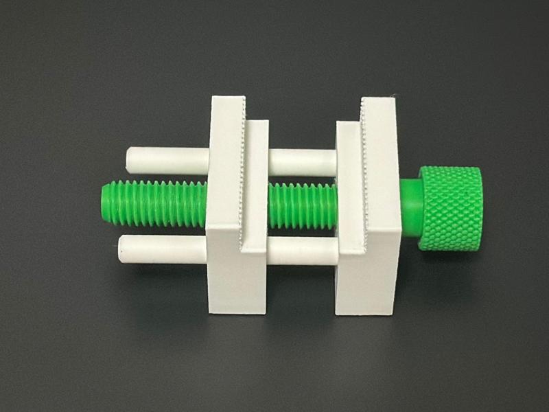 Small Vise (Fully 3D-Printed)