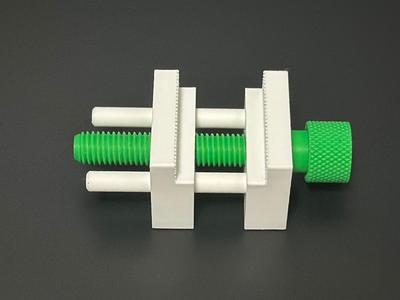 Small Vise (Fully 3D-Printed)