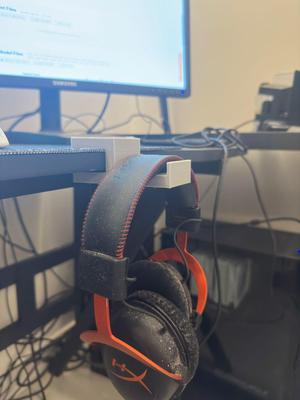 Headset Stand on desk