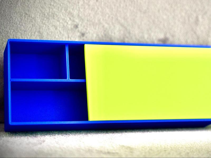Multi-purpose side-pulling small tool storage box requires no support