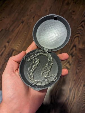 Invisalign or retainer tray