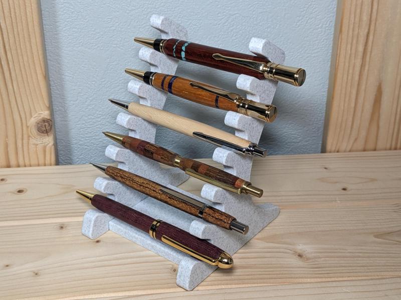horizontal pen stand