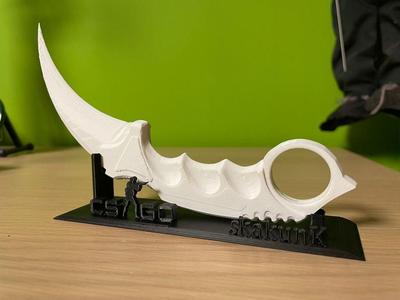 CSGO Karambit and stand