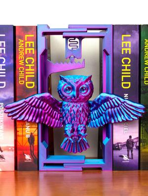 Flying Owl: Adjustable Book Nook