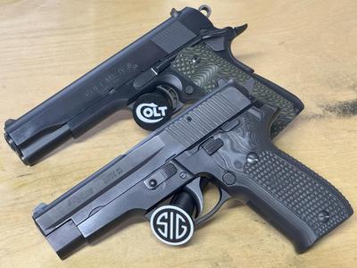Pistol Stand