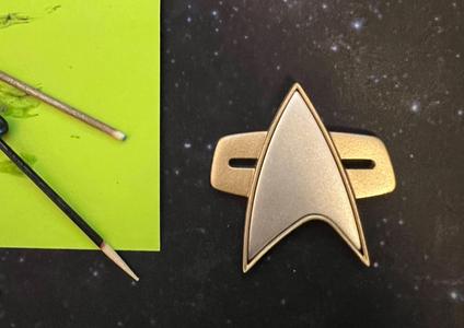 Deep Space 9/Voyager Com Badge (magnetic)